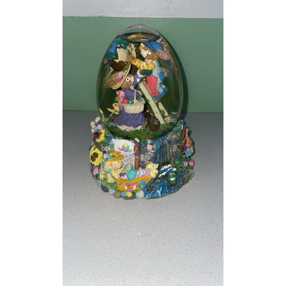 Easter Bunny Musical Snow Glitter Globe Plays Peter Cottontail 6" Tall - Picture 2 of 7